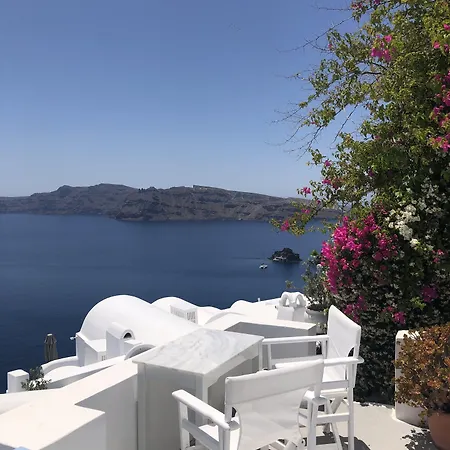 Memories Oda ve Kahvaltı Oia